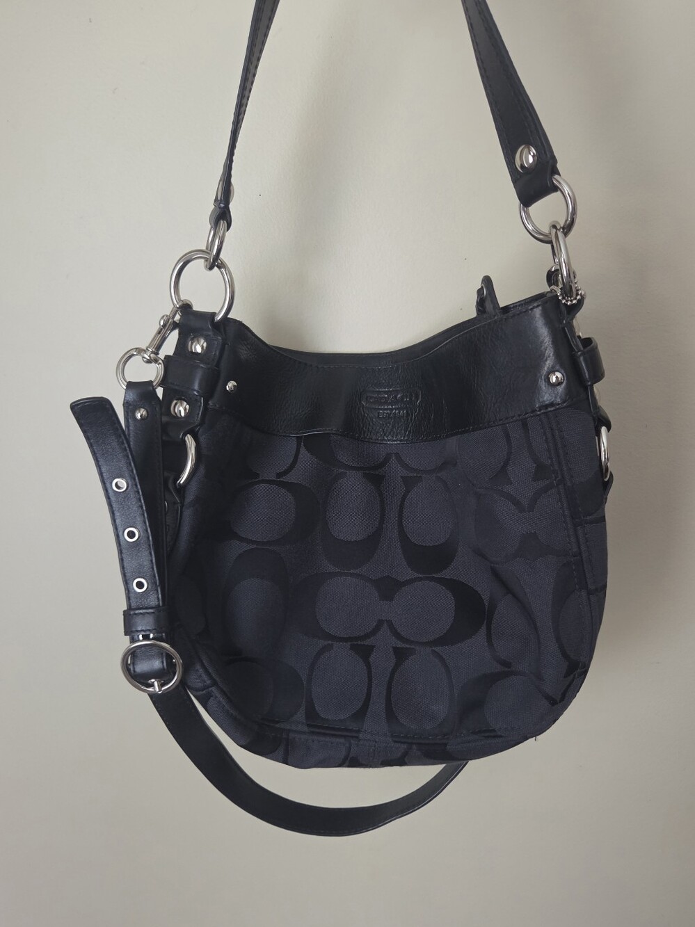 Coach Black Signature Zoe Shoulder Bag - Picture 3 of 4